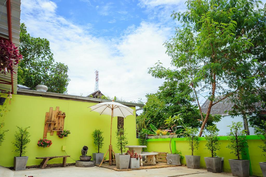 Malai Place Hotel Lampang Bagian luar foto